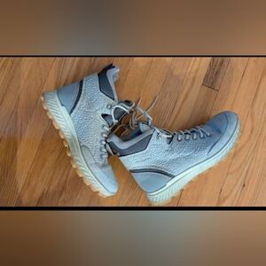 Ecco Gray and Black Textured Shoes